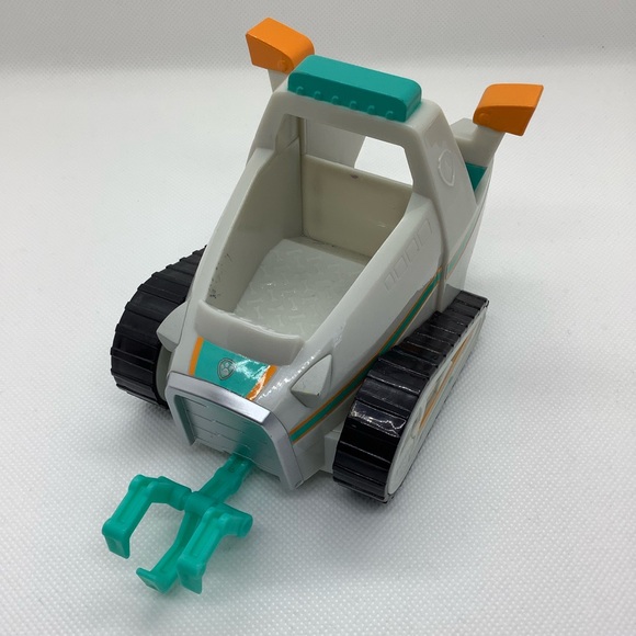 Paw Patrol Toy Everest Rescue Snowmobile w/ Retractable Claw - Picture 2 of 6